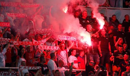 Viac ako 200 fanúšikov Poľska sa medzi sebou v Skopje pobilo