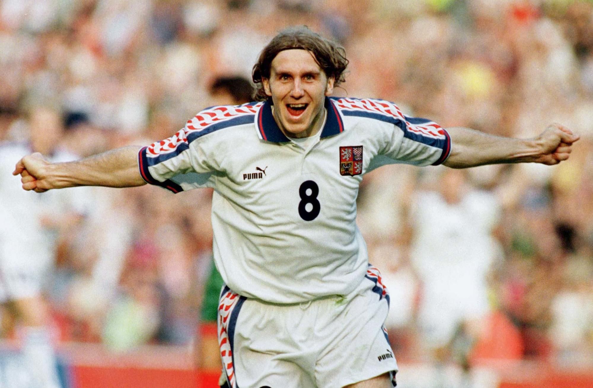 Karel Poborský sa teší z gólu vo štvrťfinále EURO '96