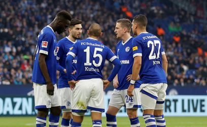 Schalke zabralo na trávniku Hannoveru, rozhodol Serdar