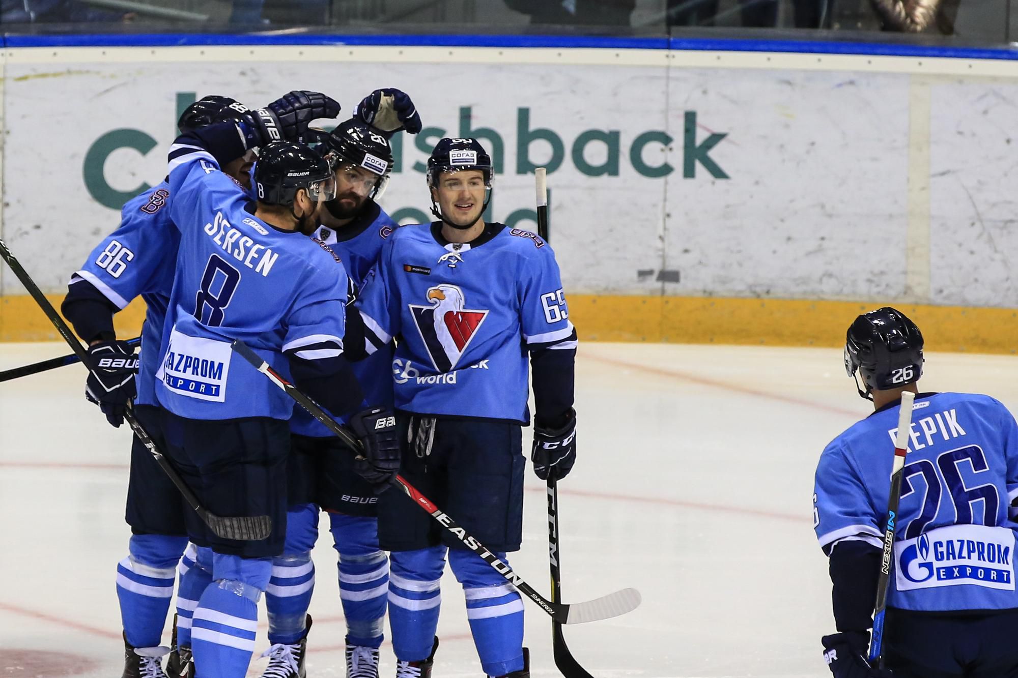 Na snímke zľava Éric Gelinas, Michal Sersen, Jeff Taffe, Rudolf Červený a Michal Řepík (všetci Slovan).