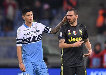 Obranca Leonardo Bonucci bude Juventusu zrejme chýbať približne mesiac