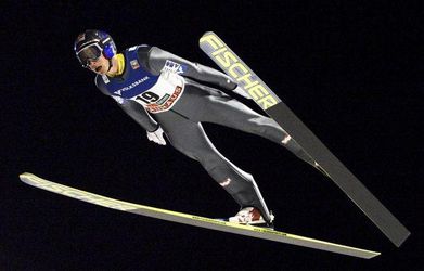 Skoky na lyžiach: Rakúšan Hayböck víťazom kvalifikácie