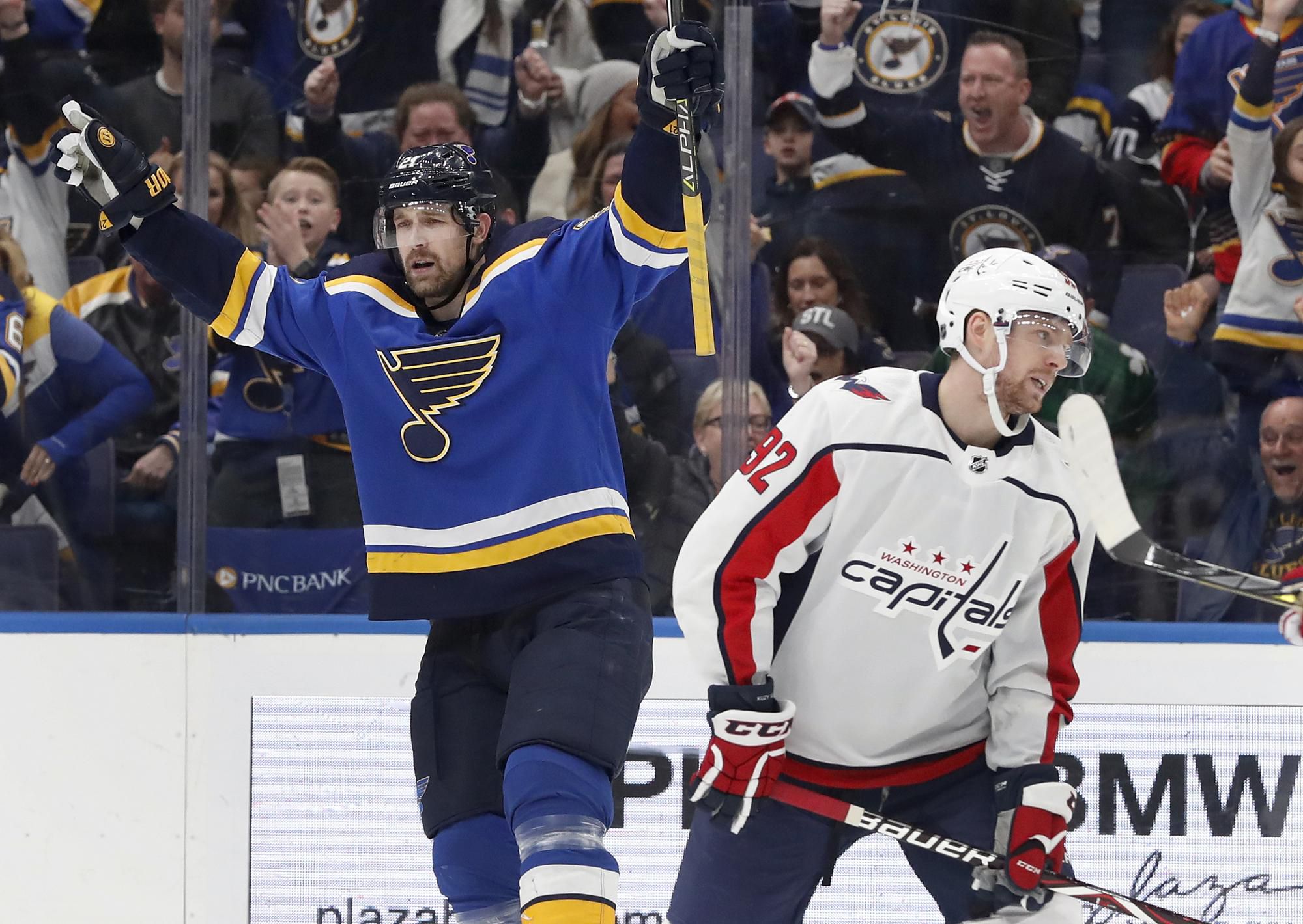 Patrik Berglund hral 10 sezón za St. Louis Blues.