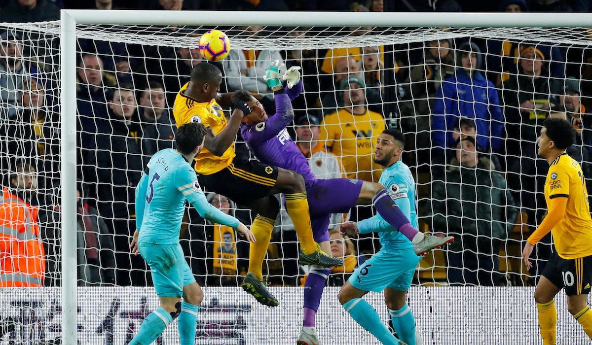 Martin Dúbravka inkasuje gól od Wolverhamptonu