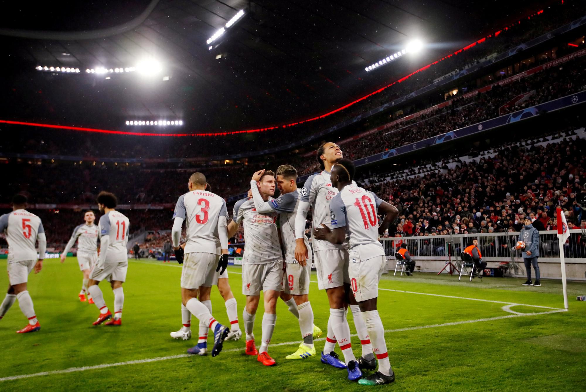 Radosť hráčov Liverpoolu v Allianz Arene.