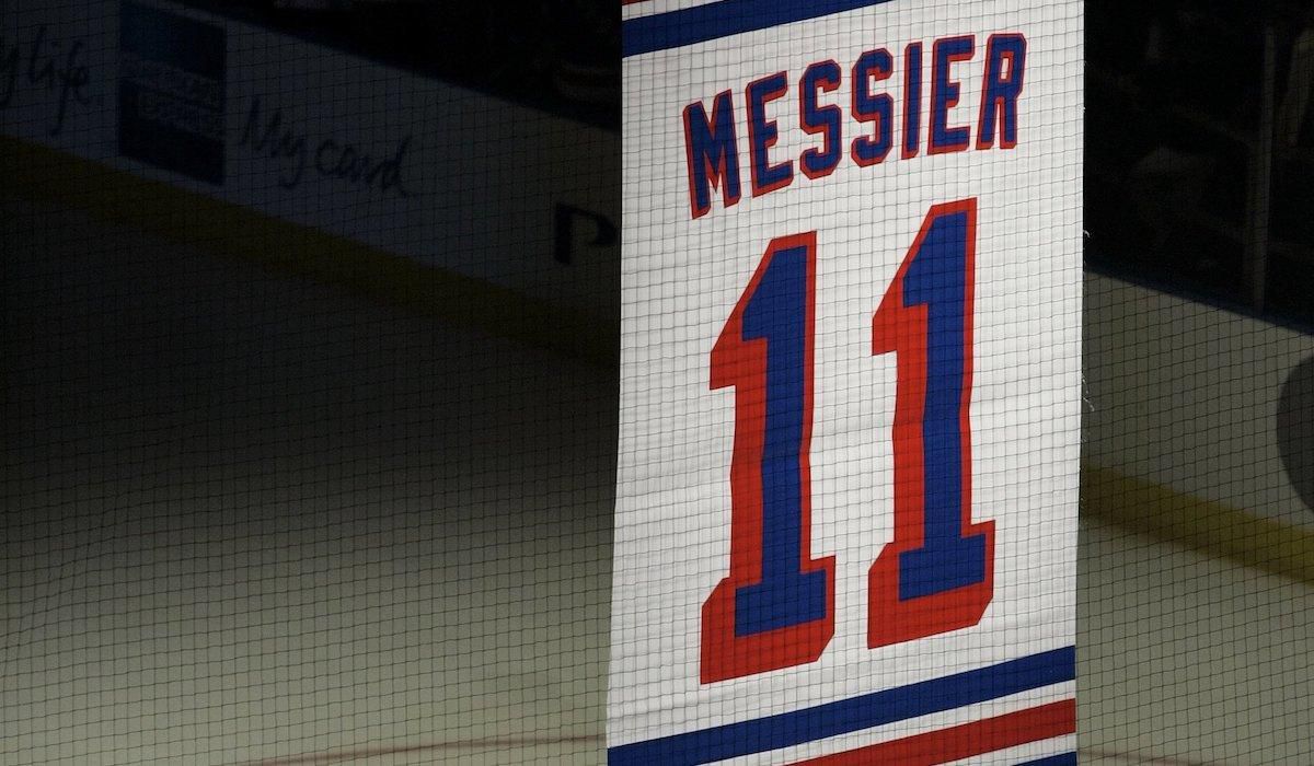 Messierove číslo 11 má čestné miesto pod stropom Madison Square Garden v New Yorku