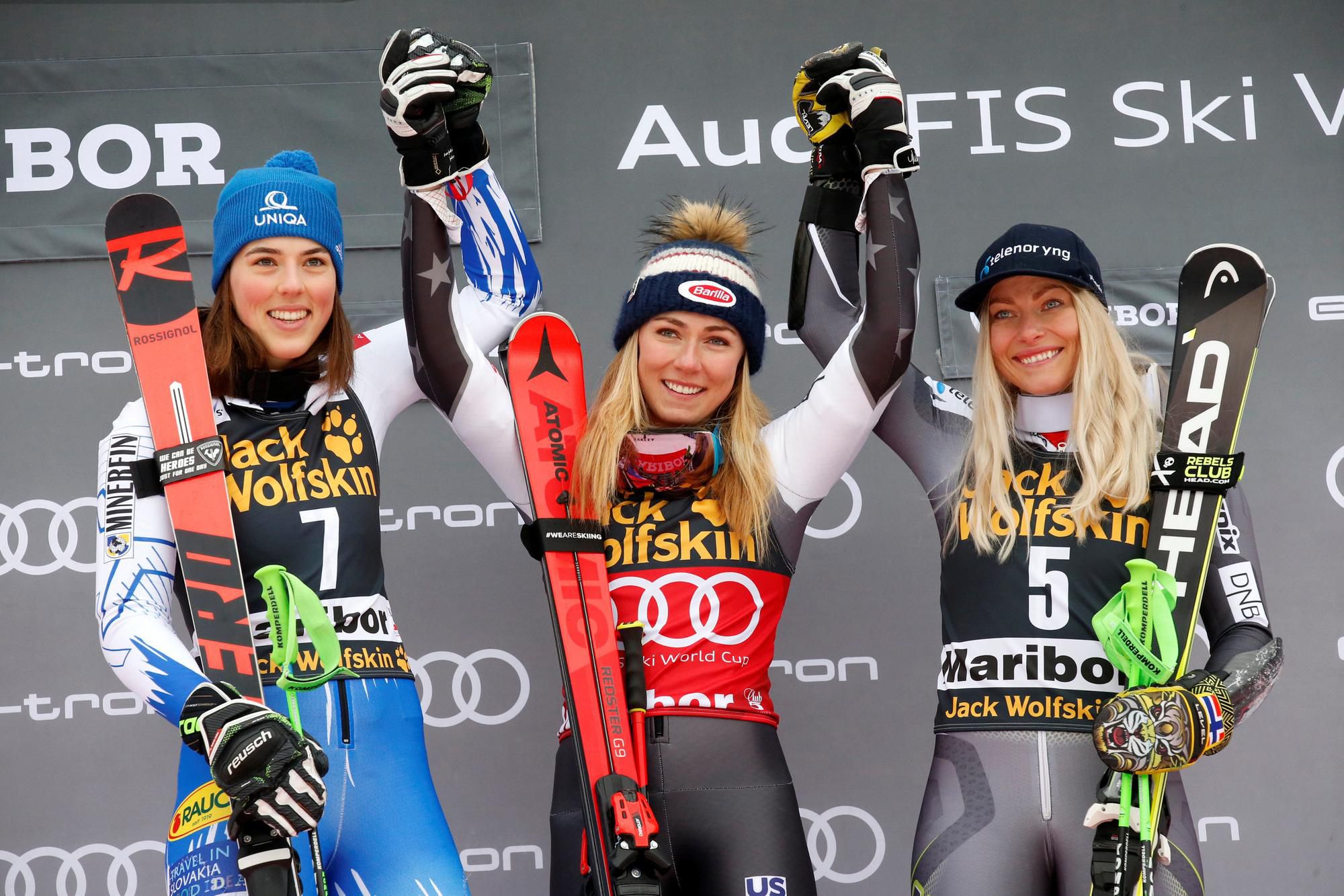 Vlhová, Shiffrinová a Mowinckelová na stupni víťazov