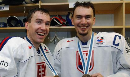 Sieň slávy IIHF si uctieva Šatana s Pálffym videami z historického úspechu Slovenska