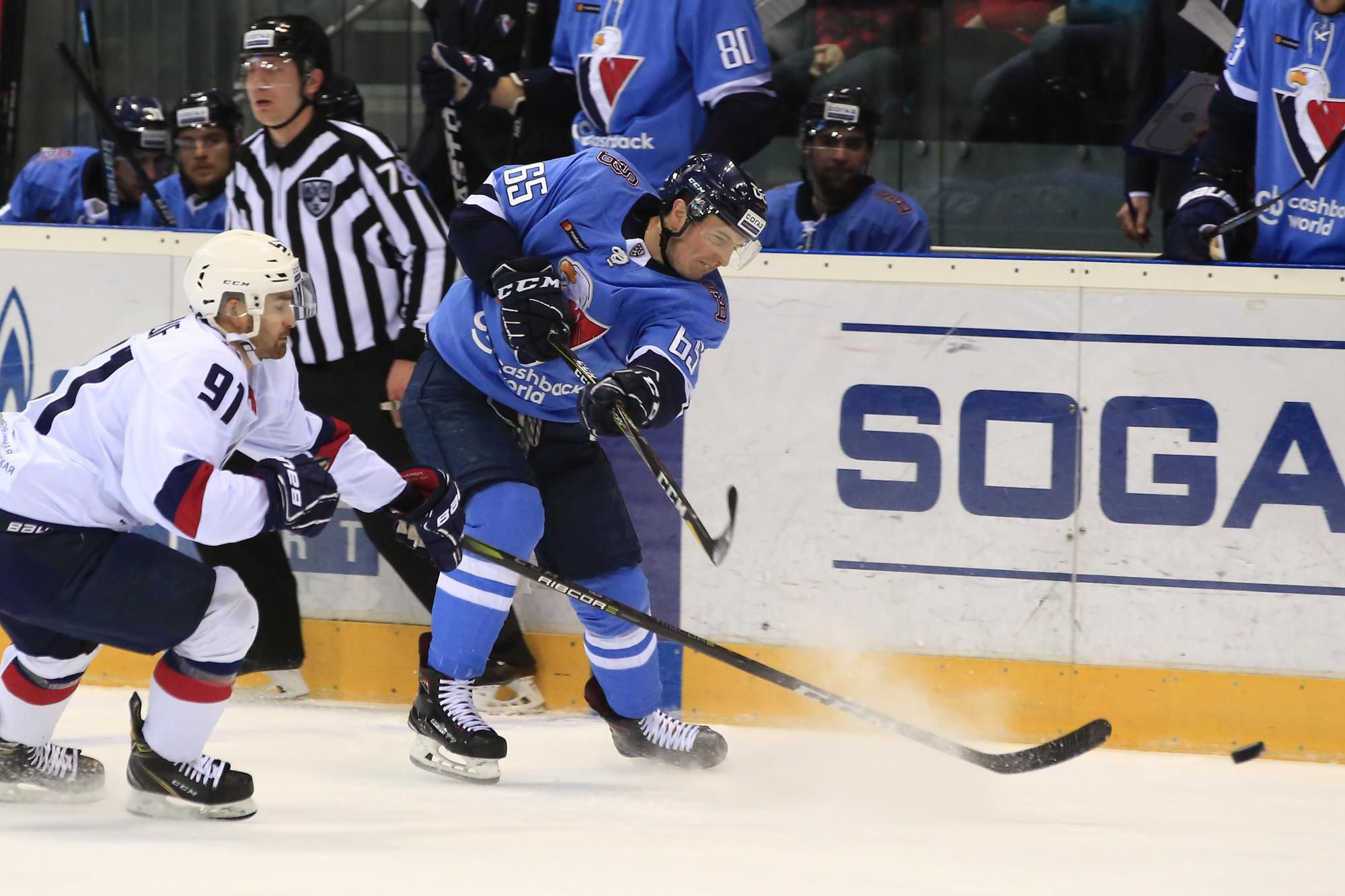 Andrew Calof (Torpedo) a Rudolf Červený (Slovan).