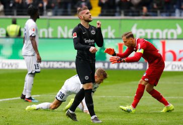 Rebič bude chýbať Eintrachtu v osemfinálovej odvete proti Interu