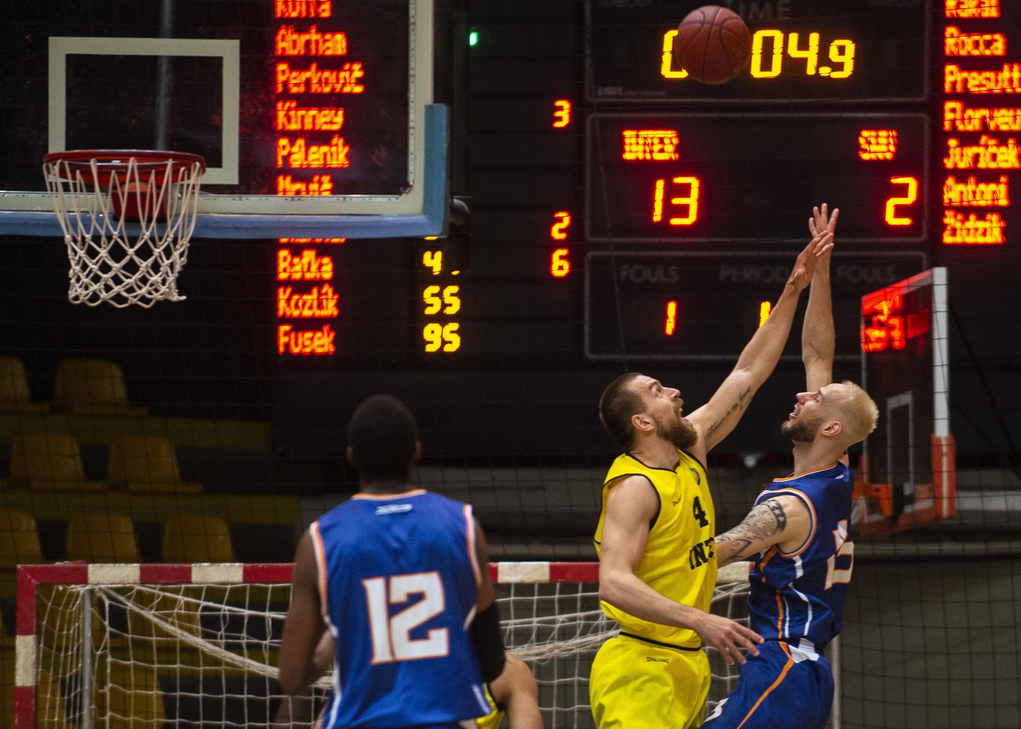 John Florveus (Spišská Nová Ves), Michal Baťka (Inter) a Viktor Juríček (Spišská Nová Ves).