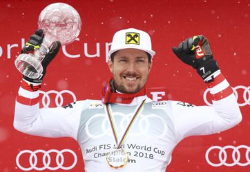 Svetový pohár: Marcel Hirscher nevyhral, ale získal malý glóbus v obrovskom slalome