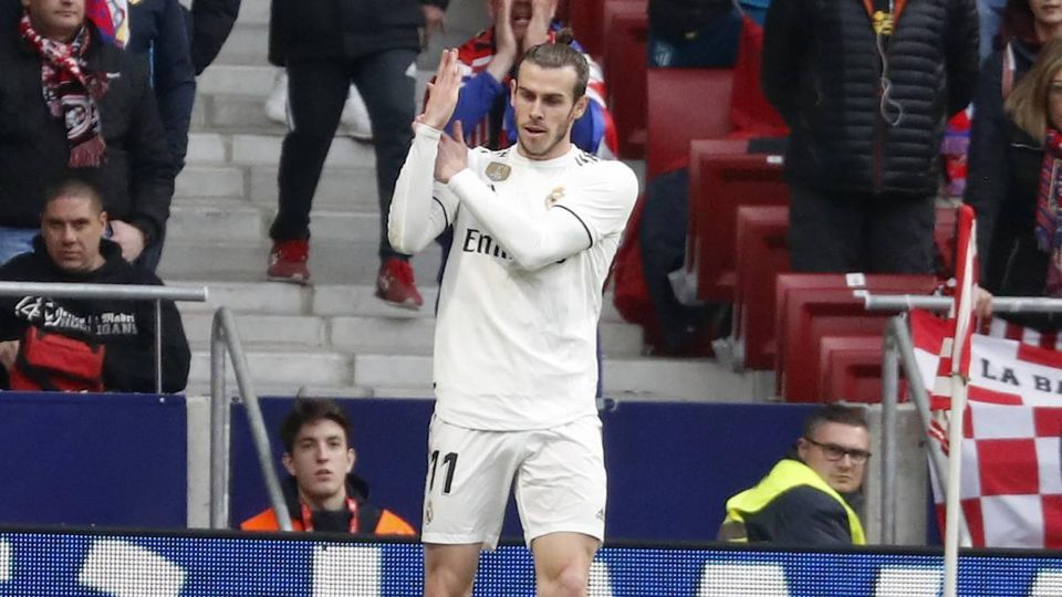 Gareth Bale ukazuje vulgárne gesto