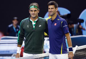 Dve legendy v príprave. Federer a Djokovič trénovali metre od seba