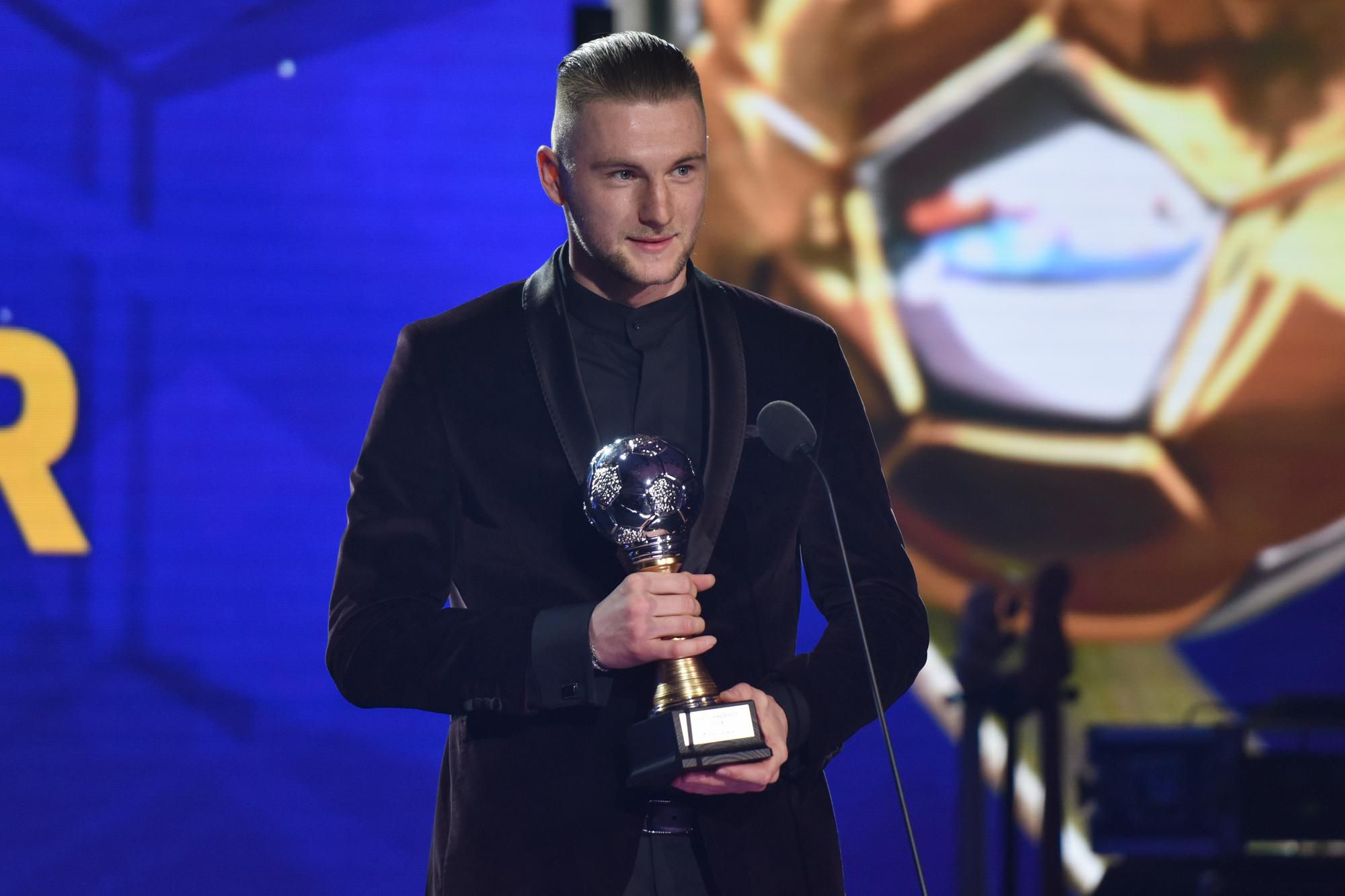 slovenský futbalista Milan Škriniar získal cenu fanúšikov počas vyhlásenia ankety Futbalista roka 2018