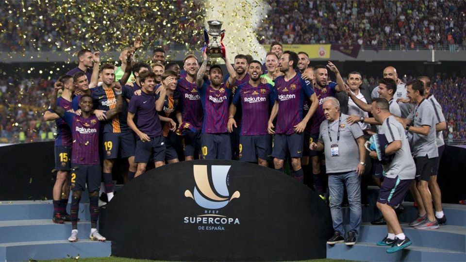 FC Barcelona oslavuje triumf v španielskom Superphári