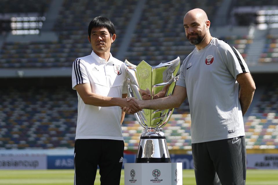 Japosnký tréner Hajime Moriyas a tréner Kataru Felix Sanchez.