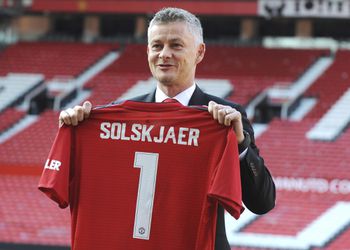 Ole Gunnar Solskjaer sa stal trvalým trénerom Manchesteru United
