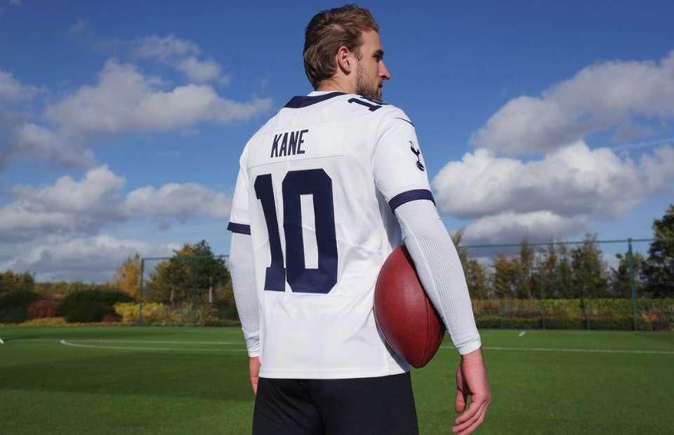 Harry Kane ako hráč amerického futbalu