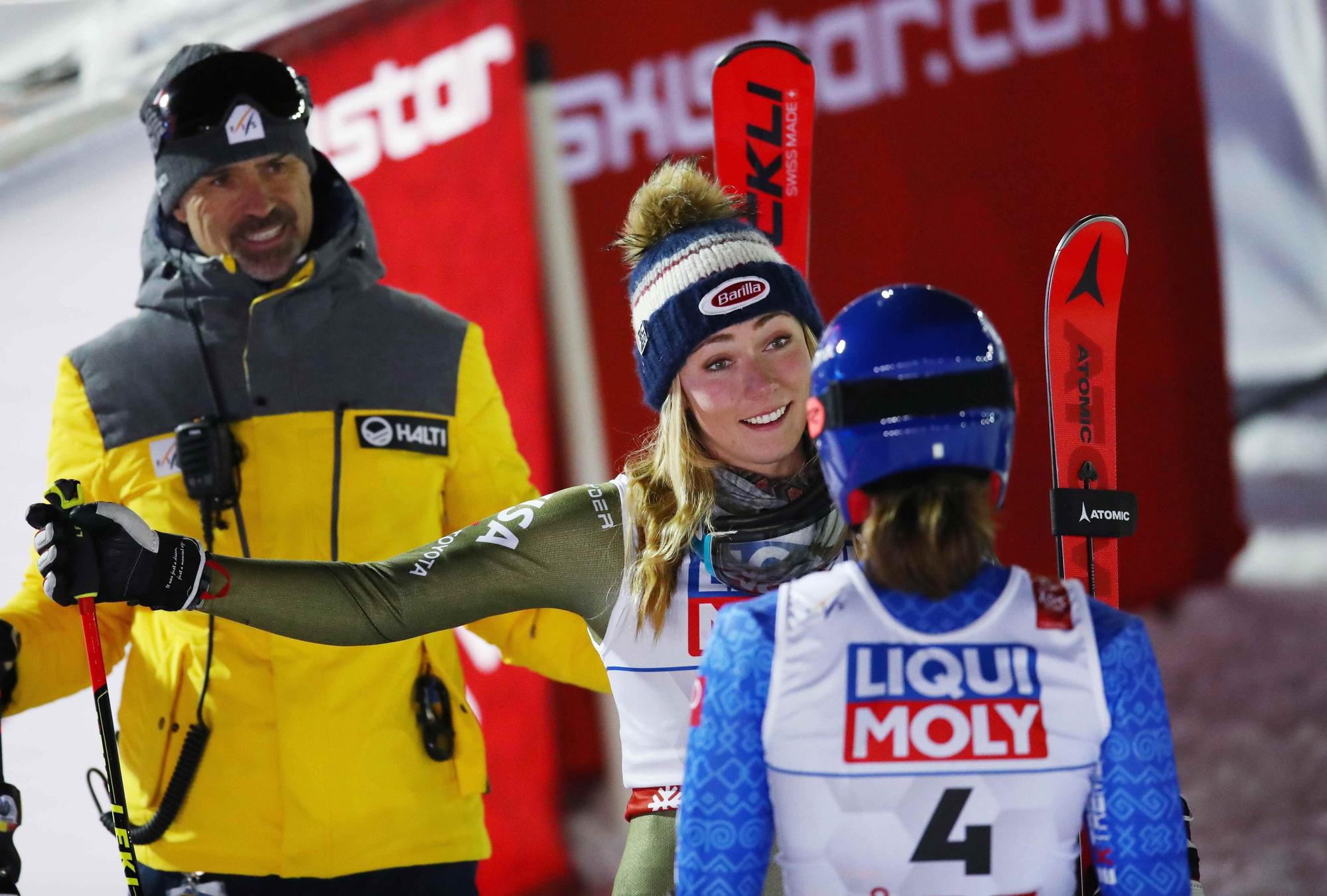 Slovenská lyžiarka Petra Vlhová a Američanka Mikaela Shiffrinová.