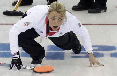 Curling: Kanaďania víťazne, Číňanky nestačili na Britky