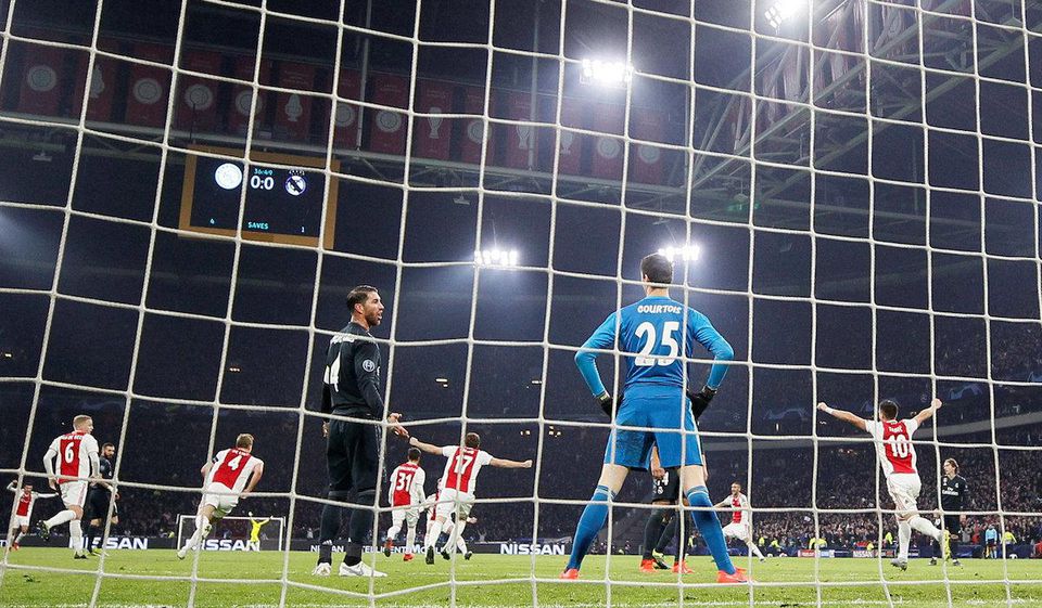 Neuznaný gól Ajaxu Amsterdam v prvom osemfinálovom zápase Ligy majstrov proti Realu Madrid.