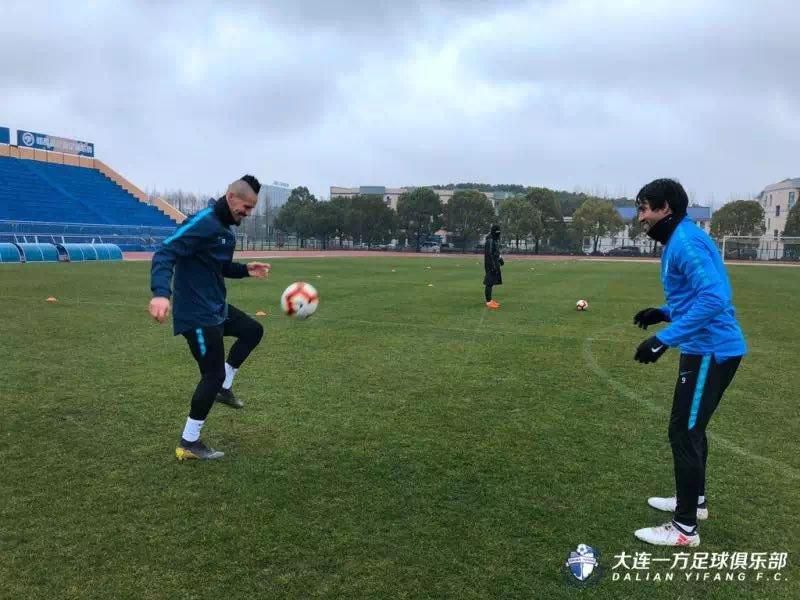 Marek Hamšík je už v Číne, absolvoval prvý tréning.