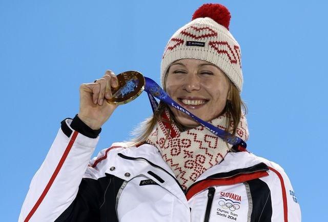 Anastasia kuzminova biatlon stihacka ,5km zlata medaila soci2014 foto2 sita