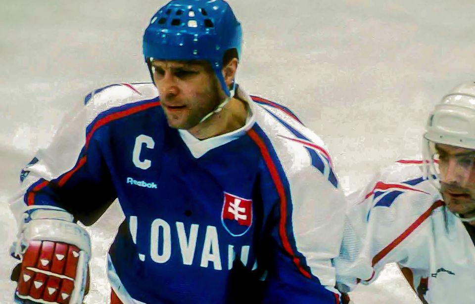 Kapitán slovenskej hokejovej reprezentácie Peter Šťastný.
