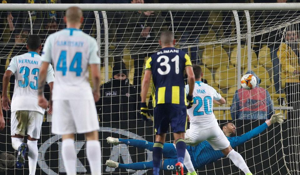 Róbert Mak nepremenil penaltu proti Fenerbahce Istanbul
