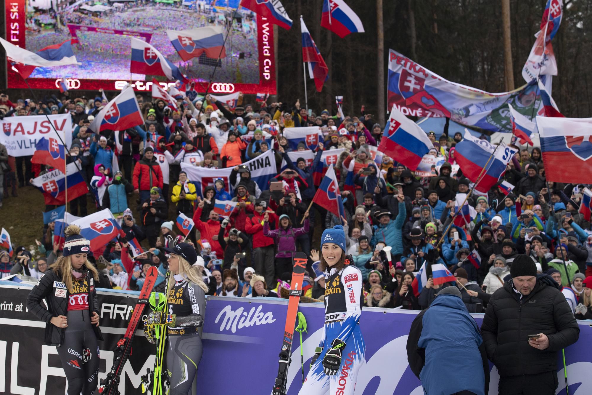 Petra Vlhová a slovenskí fanúšikovia na Svetovom pohári v Maribore