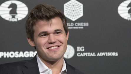 Šach: Magnus Carlsen obhájil prvenstvo. Získal rekordný titul a prekonal vlastný rekord