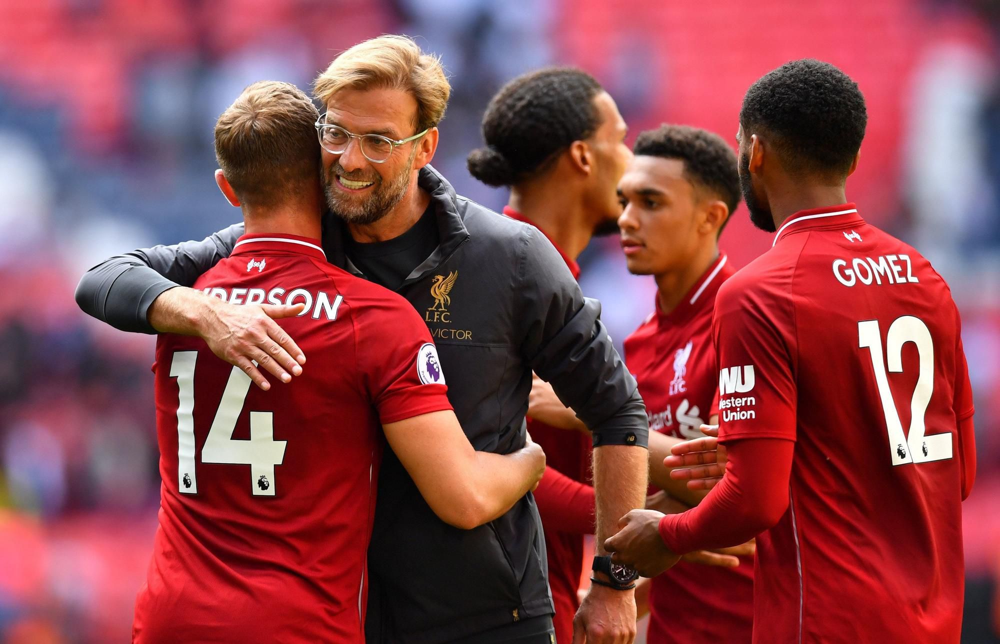 Tréner Liverpoolu Jürgen Klopp s hráčmi