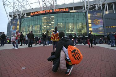 Manchester United čelí trestu od UEFA za neskorý príchod na štadión