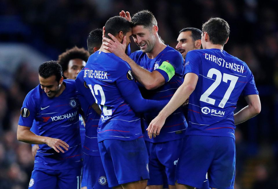 Futbalisti Chelsea oslavujú gól do siete BATE