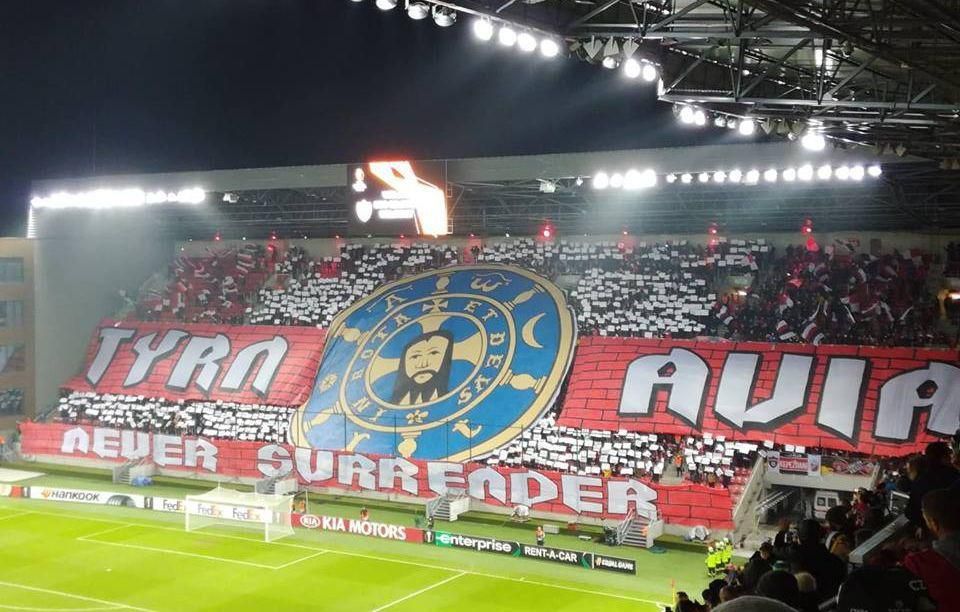 Fanúšikovia Spartaka Trnava rozbalili krásne choreo proti Fenerbahce