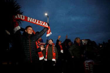 Bizarná predohra zápasu Blackpool vs. Arsenal: Nezvyčajný protest fanúšika proti majiteľom klubu