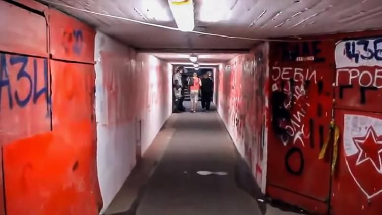 Tunel v útrobách štadióna Marakana v Belehrade