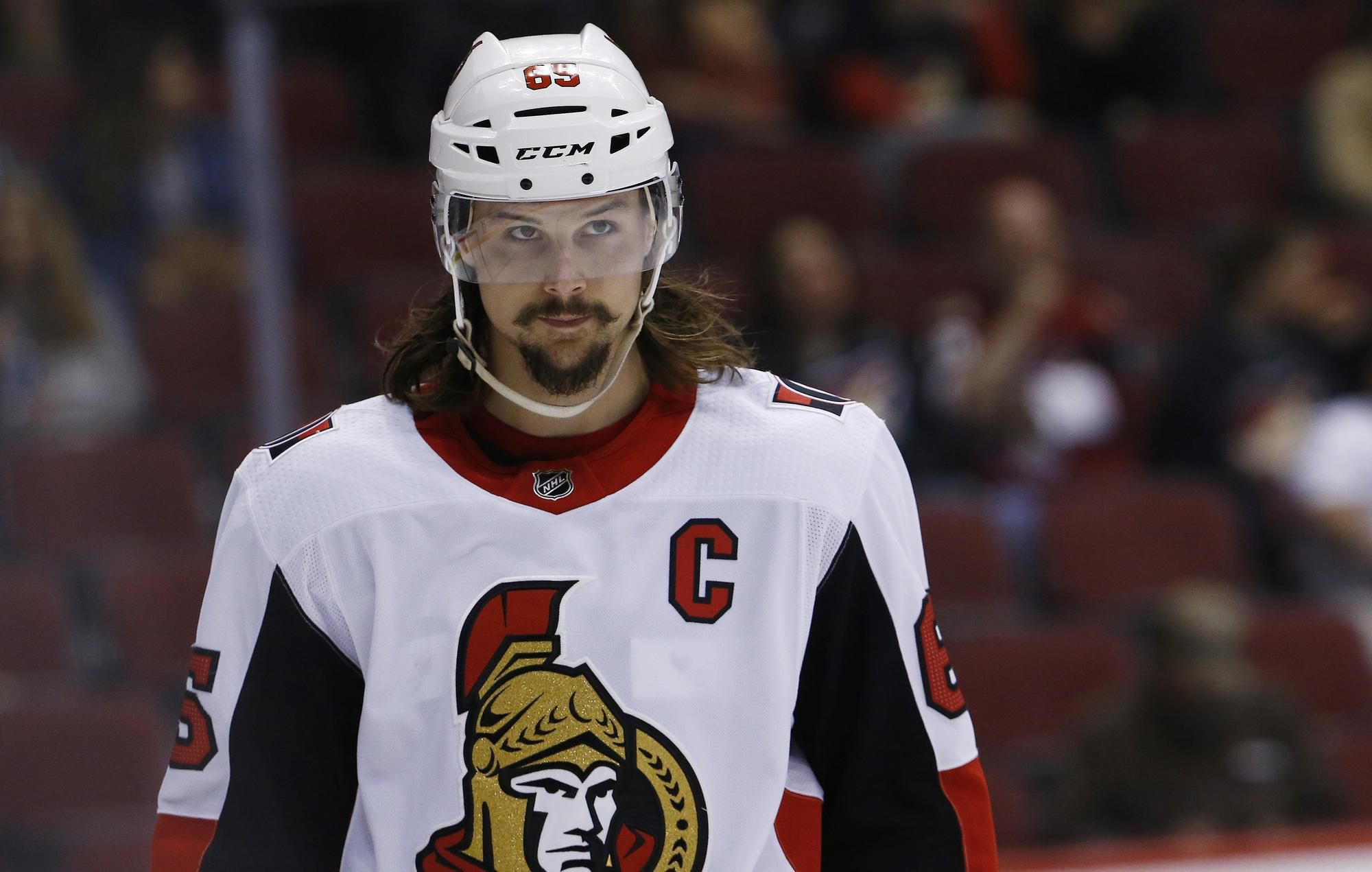 Erik Karlsson z drese Ottawy Senators