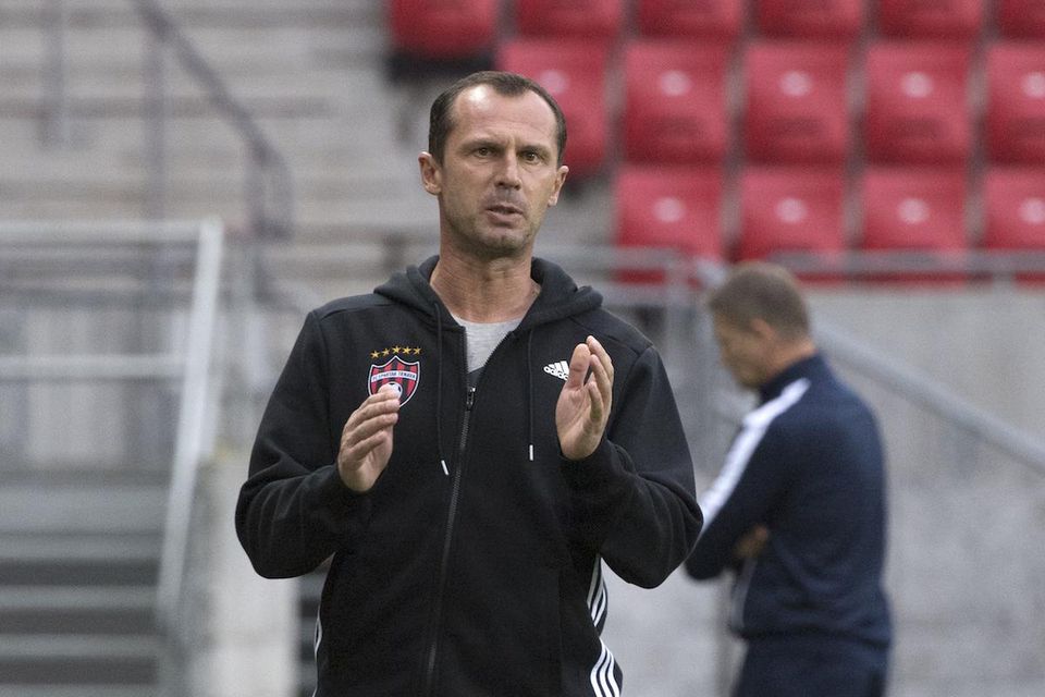 Tréner Trnavy Radoslav Látal počas stretnutia 1. predkola Ligy majstrov Spartak Trnava - Zrinjski Mostar