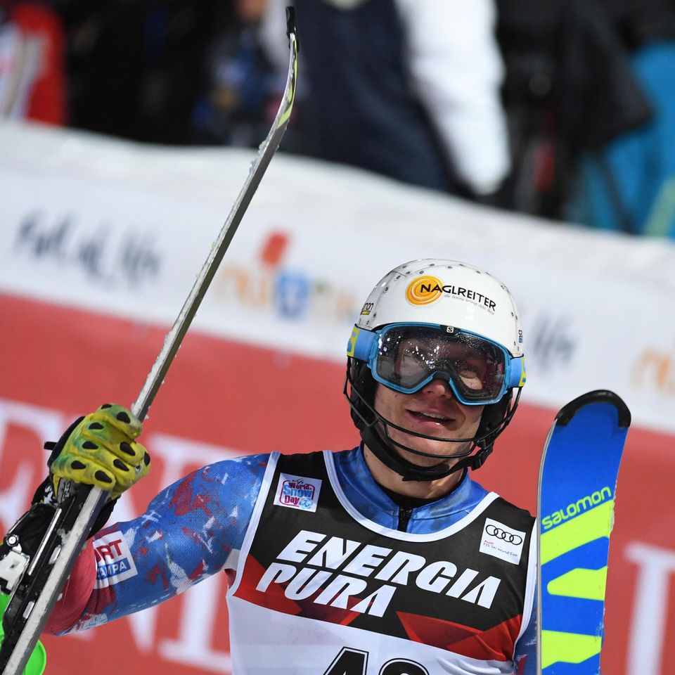 Na snímke slovenský lyžiar Adam Žampa v cieli 2. kola slalomu mužov v chorvátskom Záhrebe