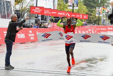 Farah vyhral maratón v Chicagu v novom európskom rekorde
