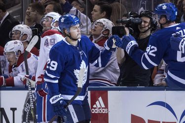 Toronto Maple Leafs sa stále nedohodlo na zmluve s Williamom Nylanderom