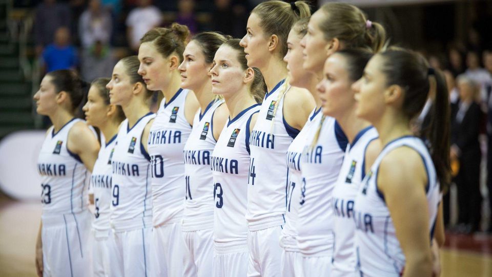 Tím Slovenska počas kvalifikačného zápasu majstrovstiev Európy 2019 žien A-skupiny medzi Slovensko - Čierna Hora.