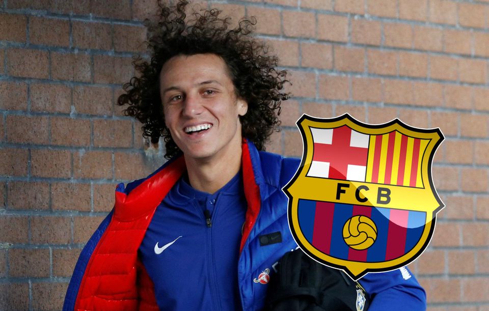 FC Barcelona má údajne záujem o služby Davida Luiza.