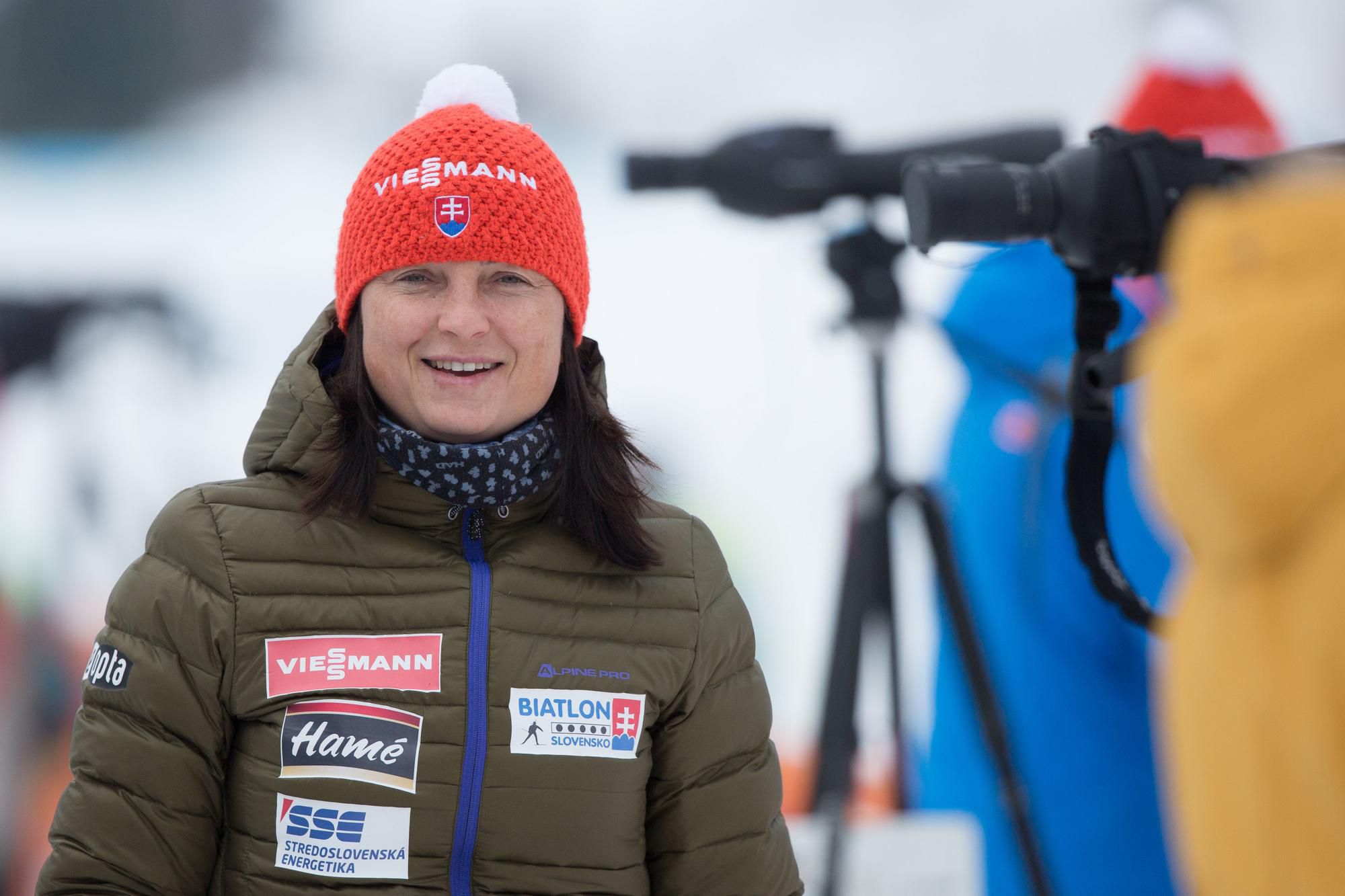 Trénerka Anna Murínová počas pretekov.