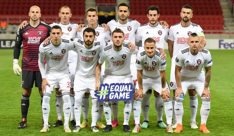 Tímová fotografia hráčov Spartaka Trnava pred domácim zápasom s Dinamom Záhreb.