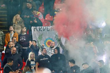 UEFA bude riešiť ďalších problémových fanúšikov, kvôli rasizmu si posvieti na Rumunsko