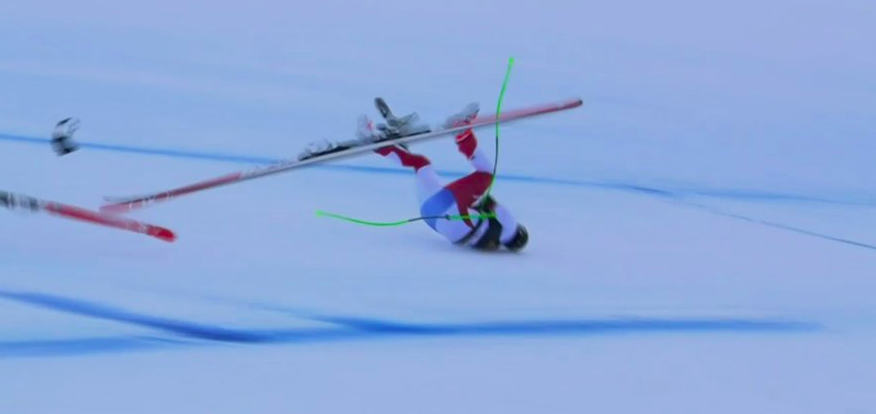 Hrôzostrašný pád švajčiarskeho lyžiara, odnášali ho vrtuľníkom