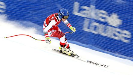 Bolesti kolien ukončili profesionálnu kariéru rakúskej lyžiarke